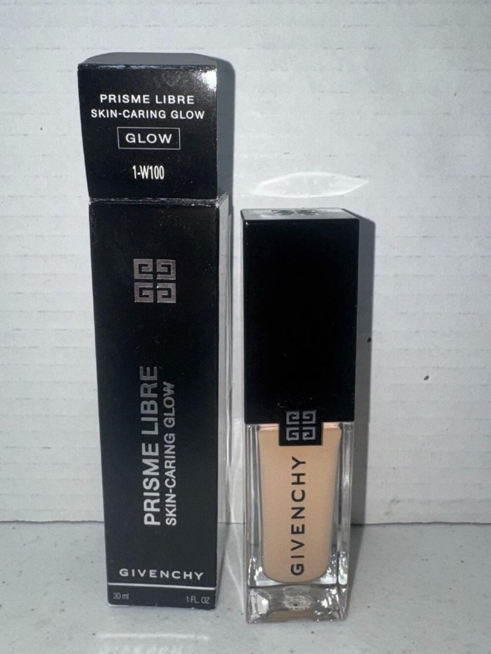 Givenchy PRISME LIBRE GLOW SERUM FOUNDATION in shade 1-w100